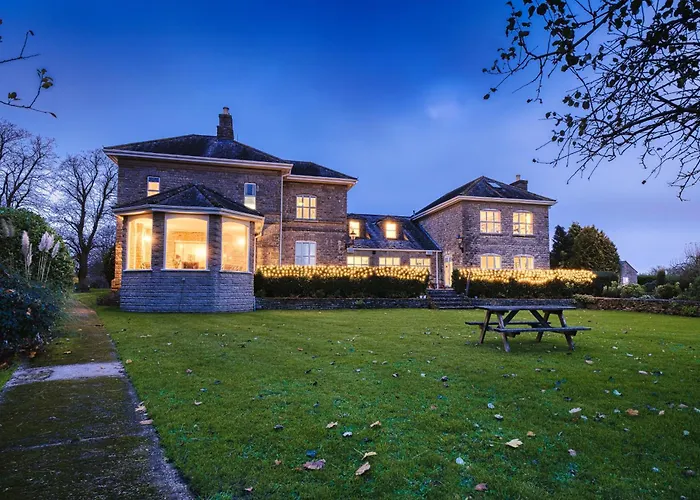 Walltree House