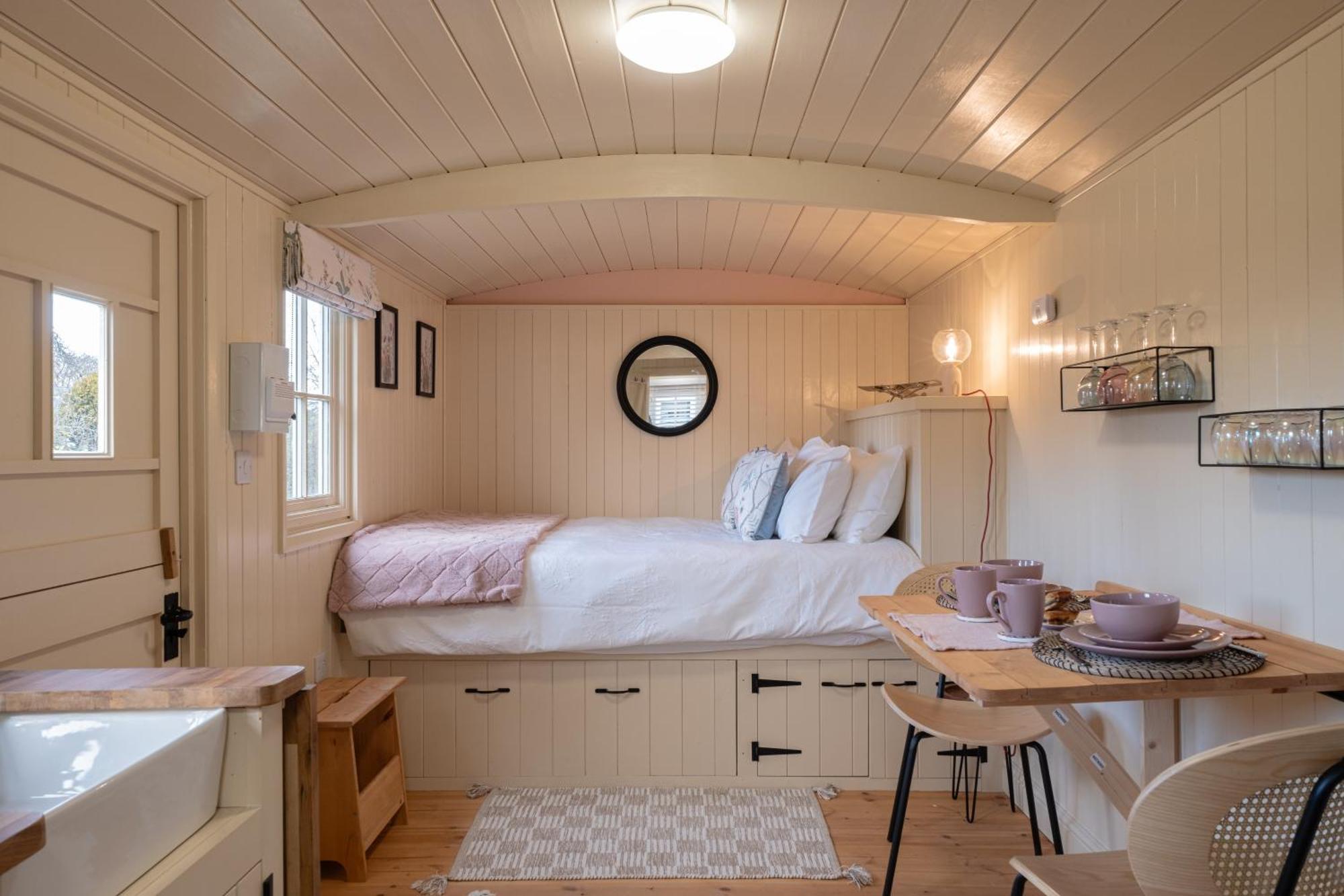 Walltree House 3*