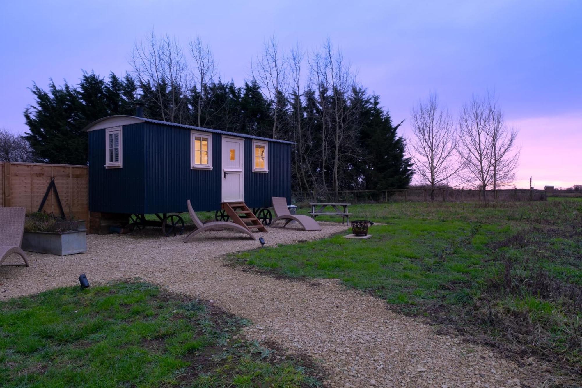 Walltree House 3*